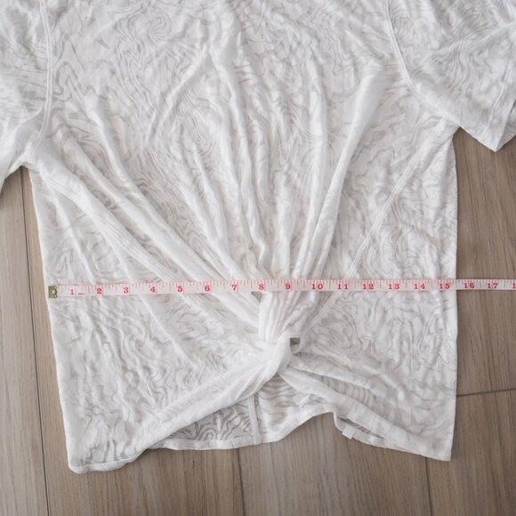 Luluemon White Crescent Tee Veil Short Sleeve Sheer Swirl Pattern Size Small - Picture 13 of 13